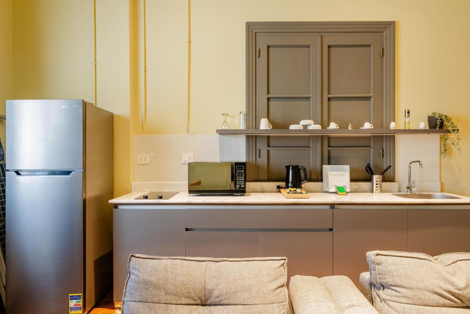 Grey L Studio Apartments Downtown Alexandria Menasce House Exterior foto