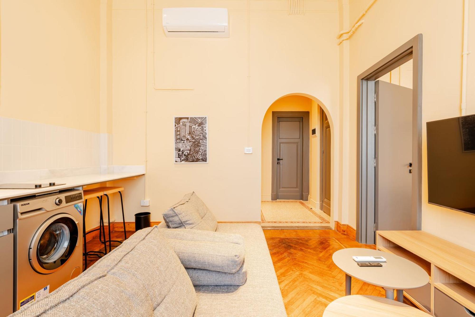 Grey L Studio Apartments Downtown Alexandria Menasce House Exterior foto
